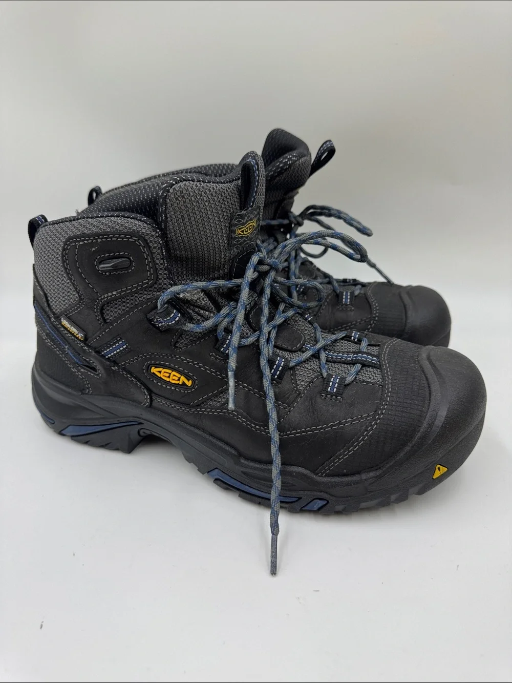 Keen Men's Braddock Black and Gray Waterproof Hiking Boots
